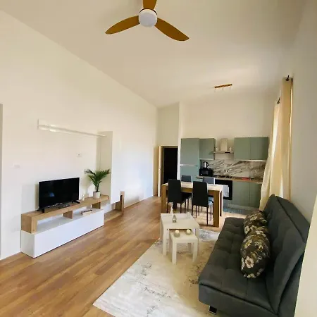 A Casa Lucia Apartment *
